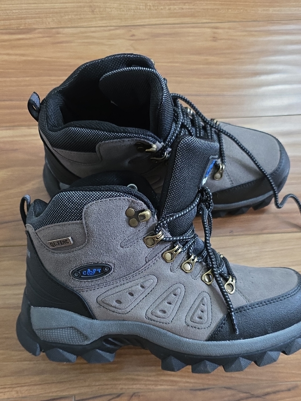 New Hiking Boots size 40